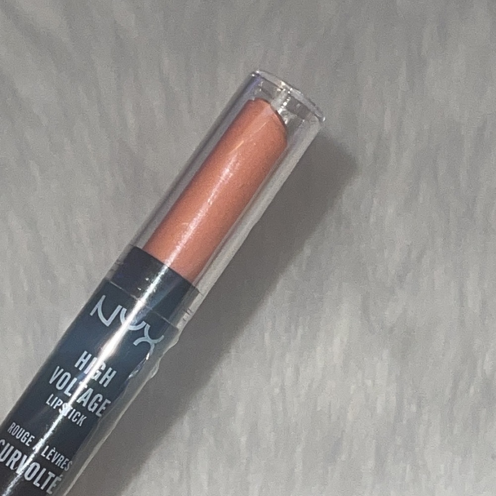 HIGH
VOLTAGE
LIPSTICK - Picture 4 of 5